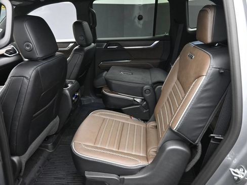 Used 2026 GMC Acadia Denali Ultimate w/ LPO, All-Weather Package AWD/4WD image 14