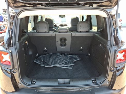 Certified 2022 Jeep Renegade Limited w/ Sun, Sound & Wheels Group image 29