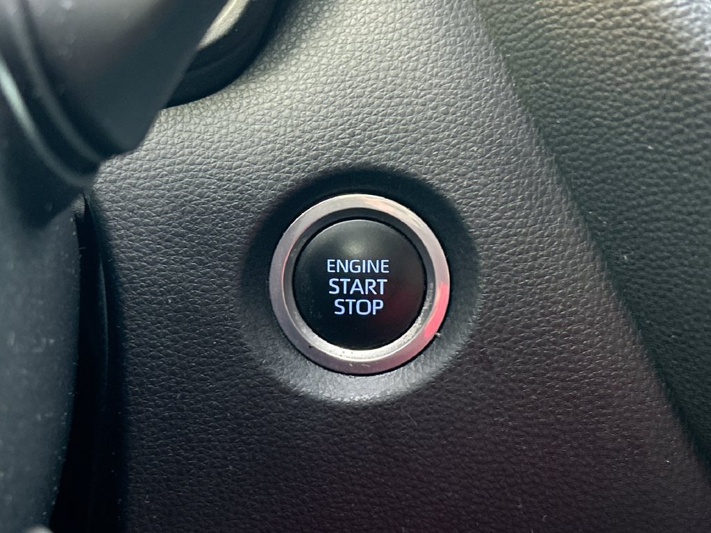 Used 2022 Toyota Corolla SE w/ SE Premium Package FWD image 18