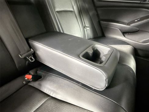 Used 2018 Honda Accord Sport image 35
