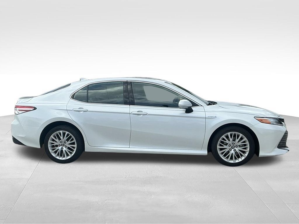 Used 2020 Toyota Camry XLE FWD image 14