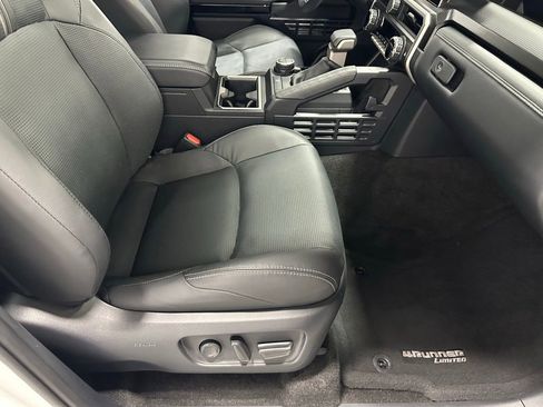 Used 2025 Toyota 4Runner Limited AWD/4WD image 58