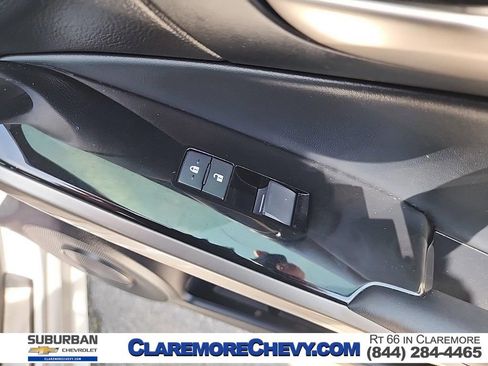 Used 2017 Lexus IS 200t RWD image 29