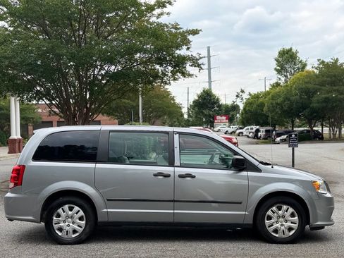 Used 2015 Dodge Grand Caravan American Value Package FWD image 6