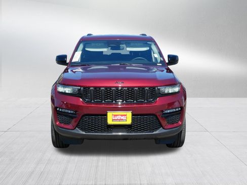 Used 2023 Jeep Grand Cherokee Limited w/ Black Appearance Package AWD/4WD image 2