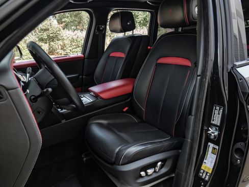 Used 2022 Rolls-Royce Cullinan image 33