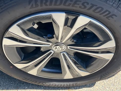 Used 2025 Toyota bZ4X FWD image 22