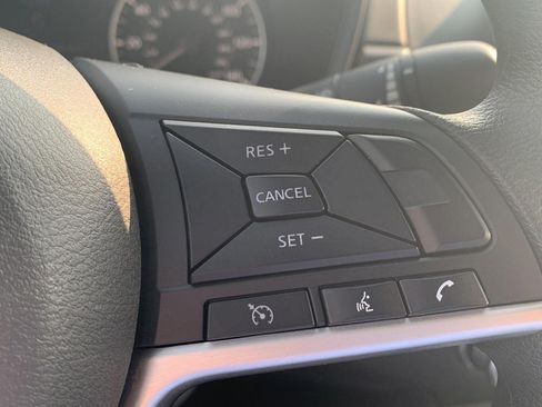 Used 2024 Nissan Altima 2.5 SV FWD image 11