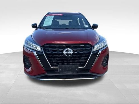 Used 2023 Nissan Kicks SR w/ SR Premium Package FWD image 3
