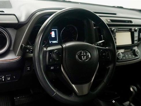 Used 2017 Toyota RAV4 SE image 11
