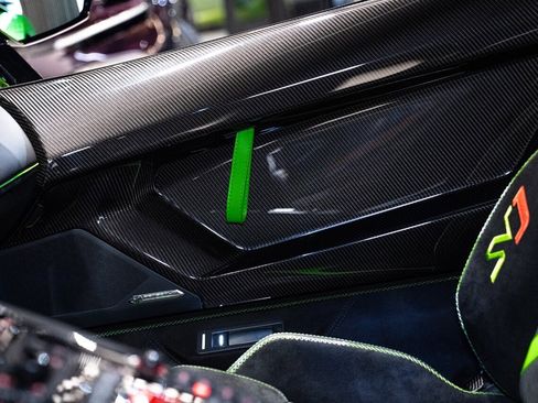 Used 2021 Lamborghini Aventador SVJ image 31