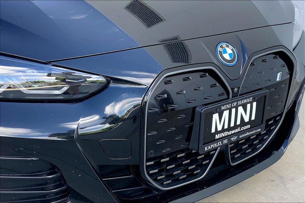 Used 2023 BMW i4 eDrive40 w/ M Sport Package RWD image 30