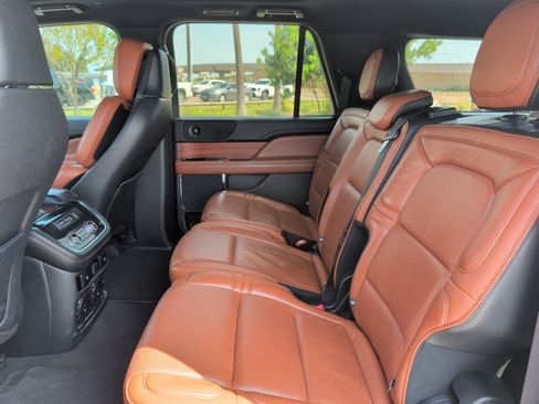 Used 2019 Lincoln Navigator L Reserve AWD/4WD image 25