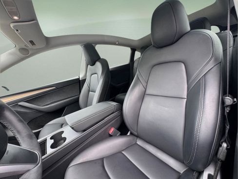 Used 2023 Tesla Model Y AWD image 21