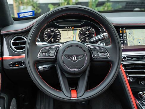 Used 2024 Bentley Flying Spur W12 image 28