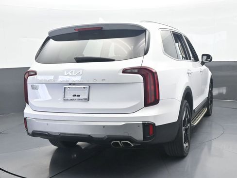 Used 2024 Kia Telluride S w/ S Sunroof Package FWD image 5