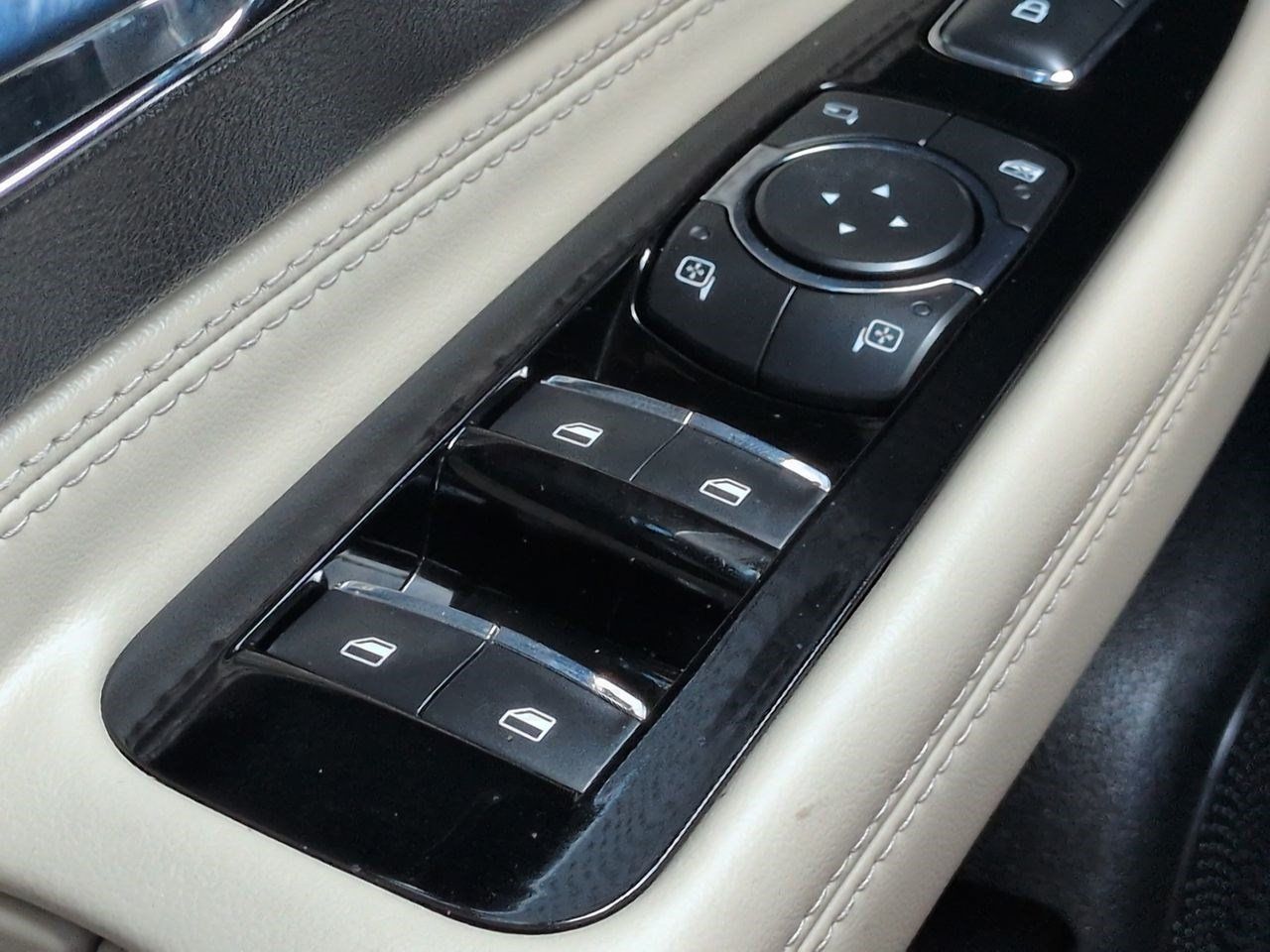 Used 2026 Lincoln Corsair Premiere FWD image 24
