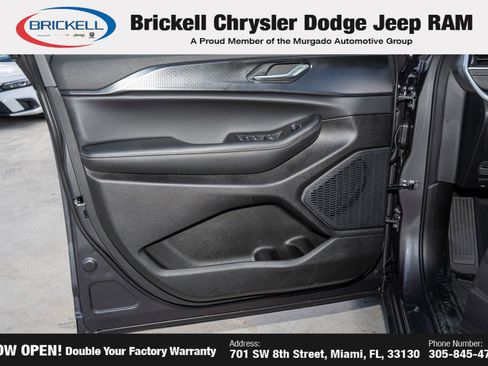 New 2025 Jeep Grand Cherokee L Altitude image 12