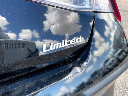Used 2025 Hyundai Elantra Limited FWD image 29