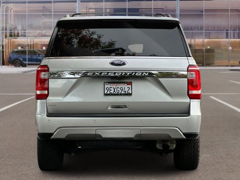 Used 2018 Ford Expedition XLT w/ Equipment Group 202A image 5