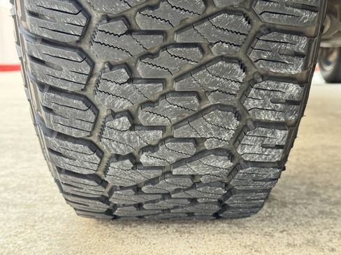 Used 2020 GMC Sierra 2500 AT4 w/ AT4 Premium Package image 41