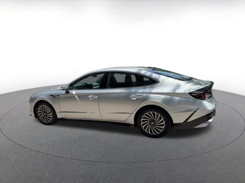 Used 2025 Hyundai Sonata SEL FWD image 11