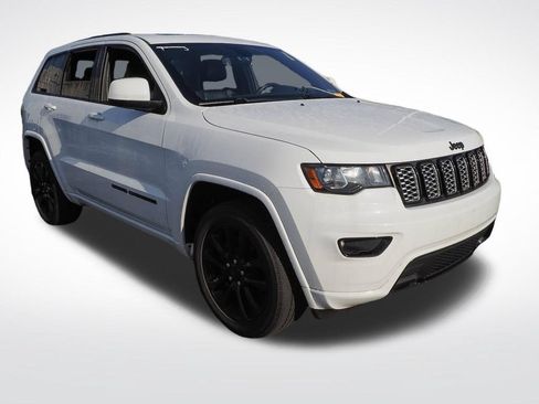 Used 2020 Jeep Grand Cherokee Altitude AWD/4WD image 4