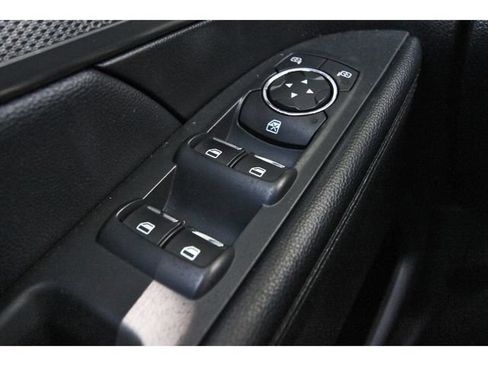 Used 2018 Ford Explorer XLT FWD image 19