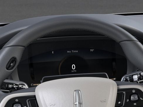 Used 2026 Lincoln Corsair Premiere image 13
