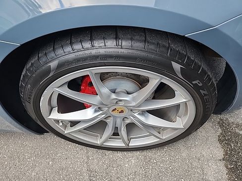 Used 2018 Porsche 718 Cayman S image 9