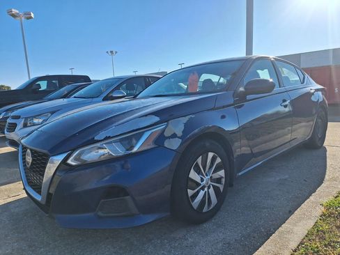 Used 2019 Nissan Altima 2.5 S image 1