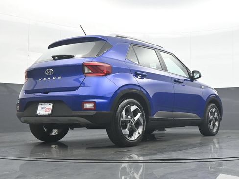Used 2025 Hyundai Venue SEL FWD image 30