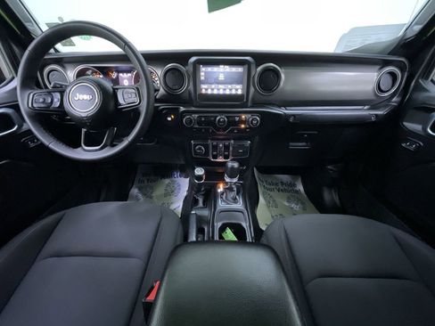 Used 2023 Jeep Gladiator Sport image 18