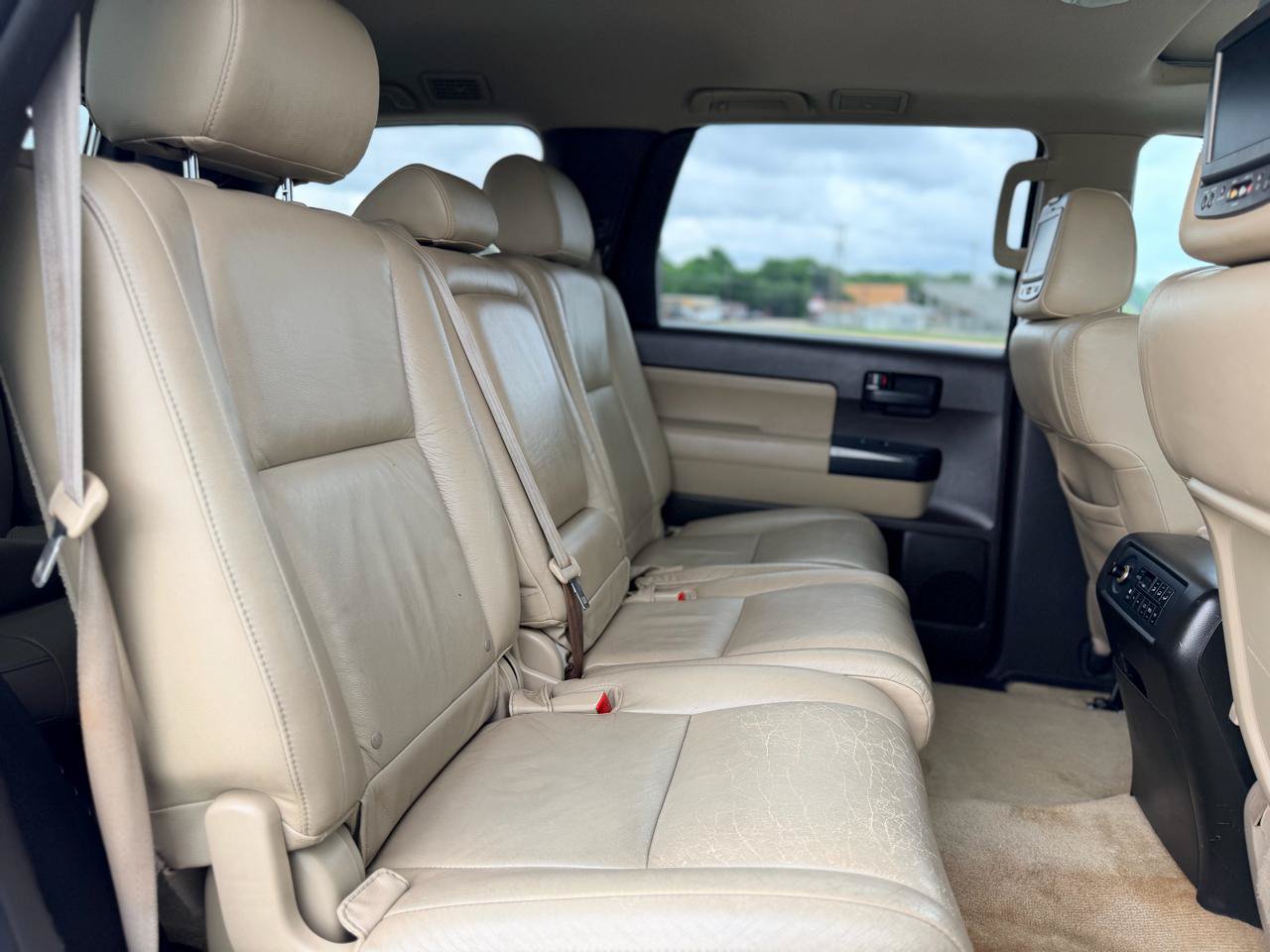 Used 2008 Toyota Sequoia SR5 w/ Moonroof & Roof Rack Pkg RWD image 20