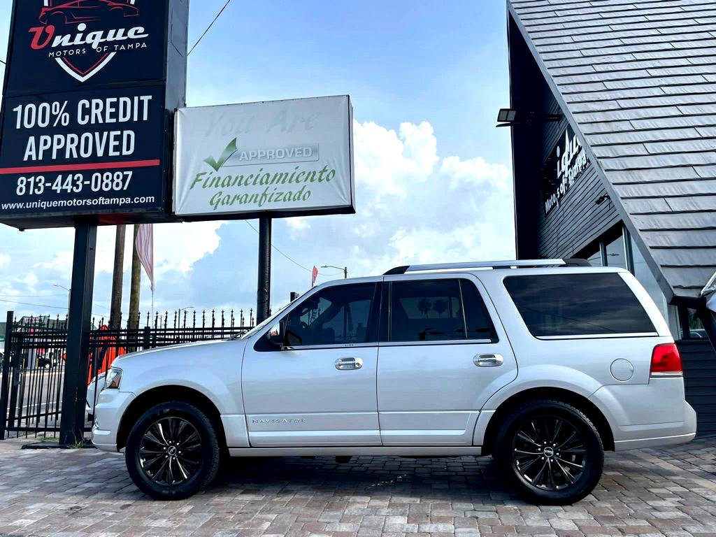 Used 2015 Lincoln Navigator 2WD image 7