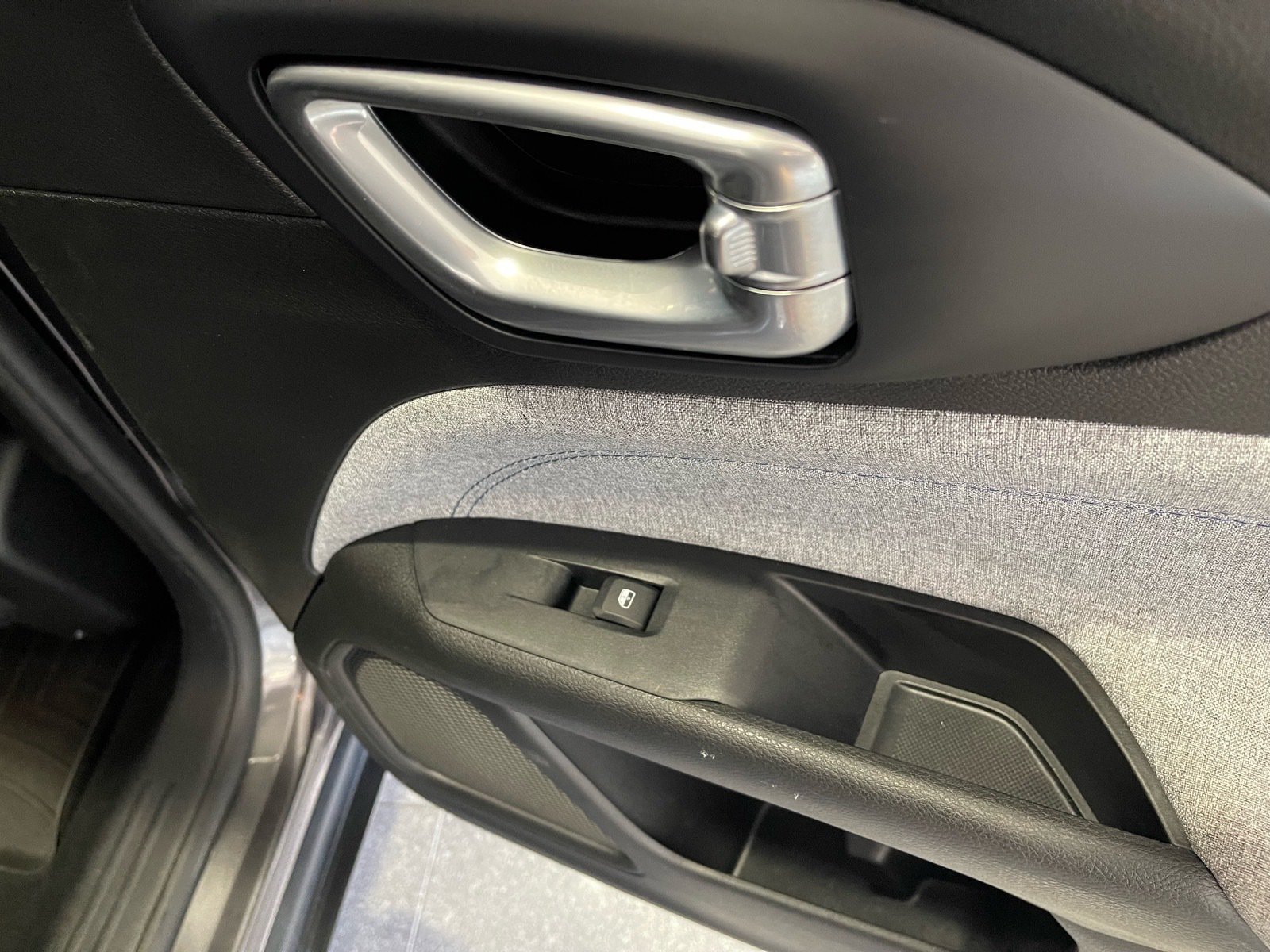 Used 2022 Jeep Compass Latitude FWD image 44