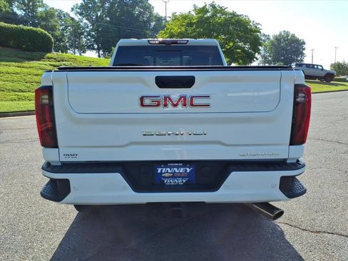 Used 2025 GMC Sierra 2500 Denali w/ Technology Package AWD/4WD image 4