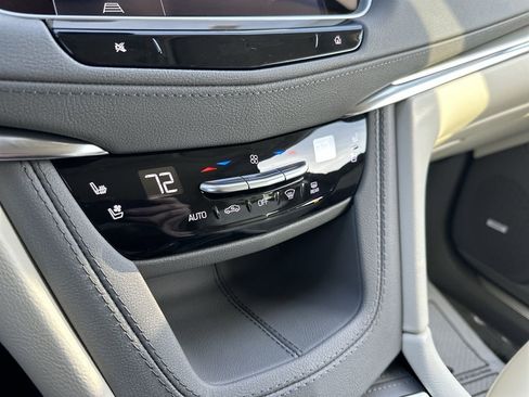 Certified 2023 Cadillac XT5 Premium Luxury image 18