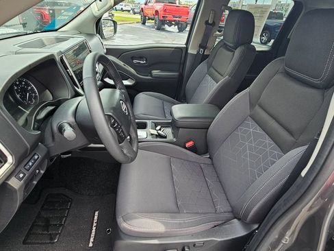 Certified 2025 Nissan Frontier SV w/ SV Convenience Package RWD image 14