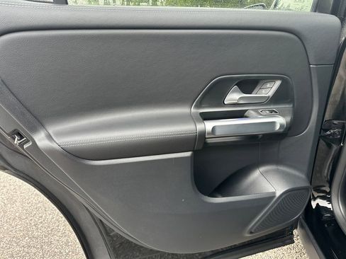 Certified 2022 Mercedes-Benz GLB 250 4MATIC image 31