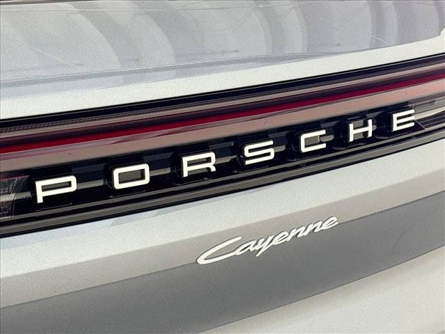Used 2026 Porsche Cayenne AWD/4WD image 25