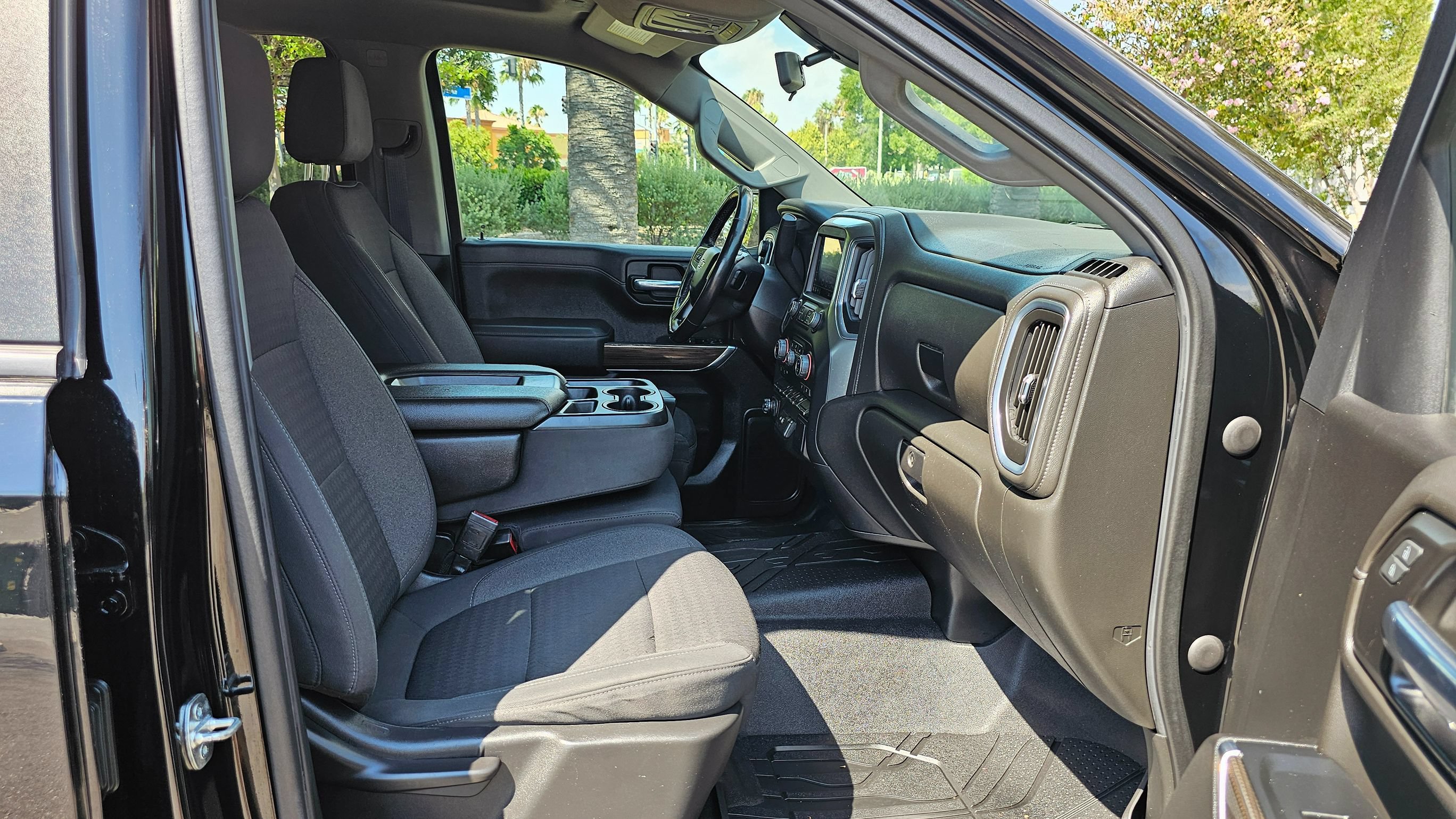 Used 2022 Chevrolet Silverado 1500 LT w/ LPO, Liner Protection Package RWD image 29