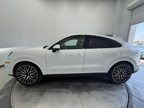 Used 2025 Porsche Cayenne S AWD/4WD image 15