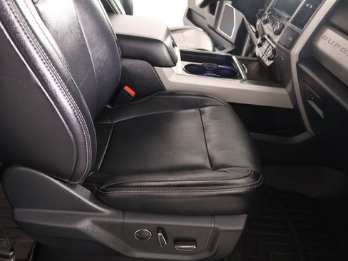 Used 2019 Ford F250 Lariat w/ Lariat Ultimate Package image 14