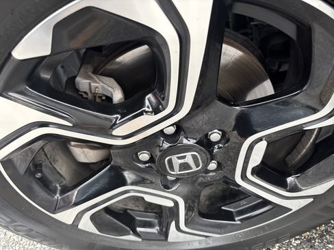 Used 2018 Honda CR-V Touring image 9