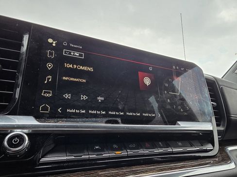 Used 2024 GMC Sierra 1500 SLE image 16