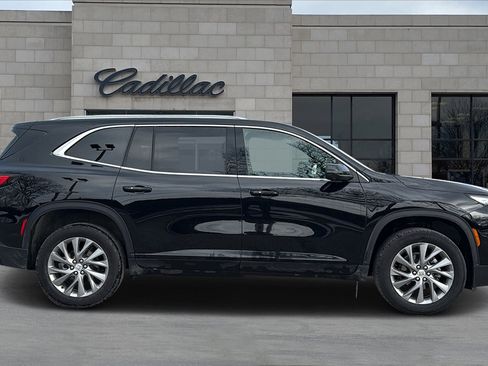 Used 2025 Buick Enclave Preferred image 2
