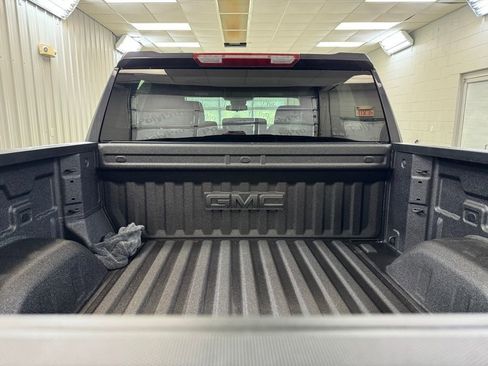 New 2026 GMC Sierra 1500 SLE image 23