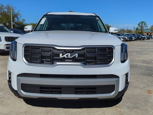 New 2025 Kia Telluride S image 3