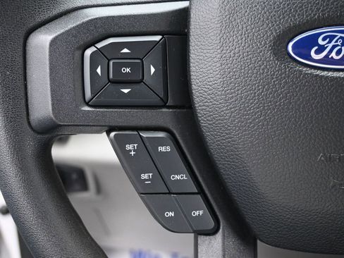 Used 2018 Ford F150 XLT AWD/4WD image 12